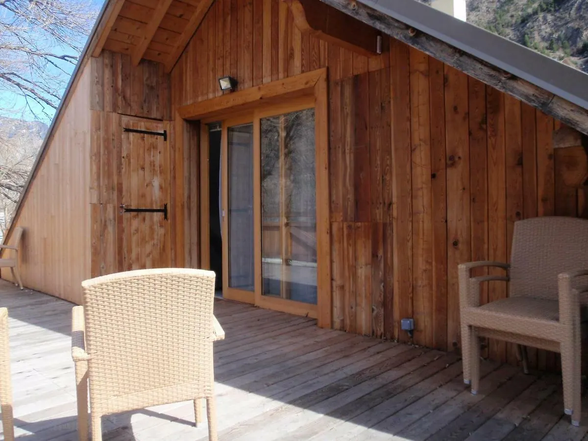 Le Chalet Du Sersas Saint-Clement sur Durance Apartment